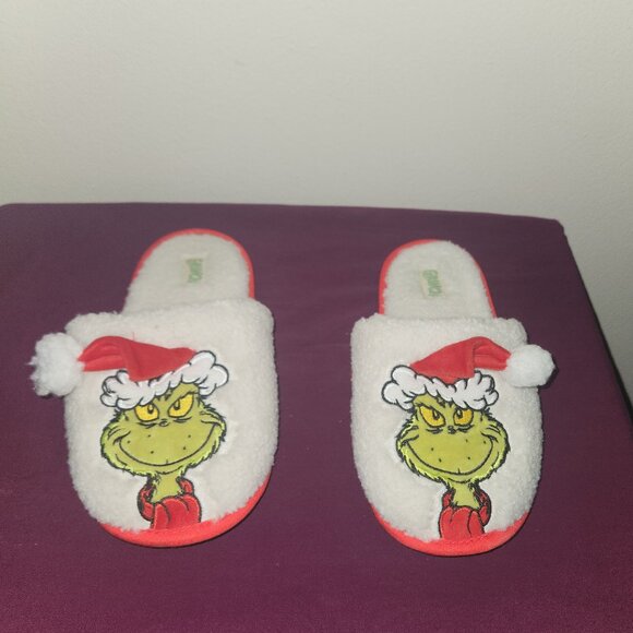 The Grinch House Slippers for Women Size M 7/8 - Picture 1 of 7